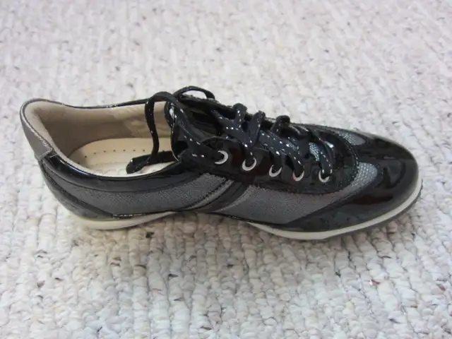 #NEW! LADIES!# ORIGINALLY $525! APRIL 18 19 $175! - Photo 3