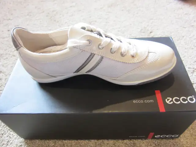 #NEW! LADIES!# ORIGINALLY $525! APRIL 18 19 $175! - Photo 6