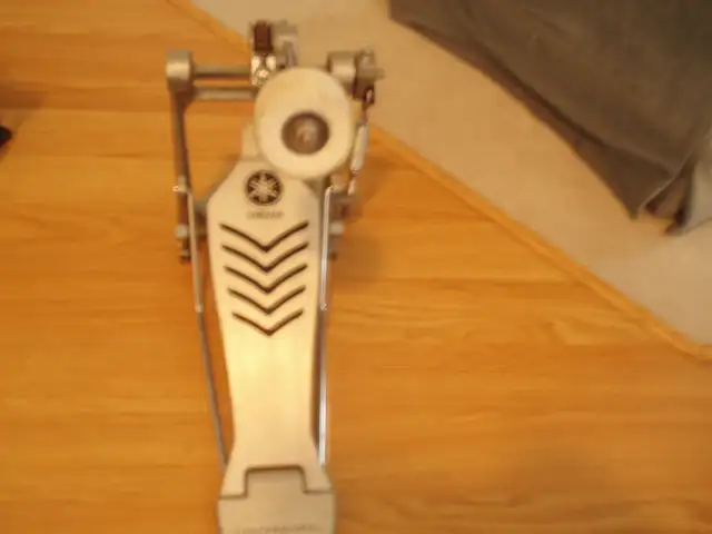 YAMAHA  BASS DRUM PEDAL -  LIKE  NEW - Photo 2
