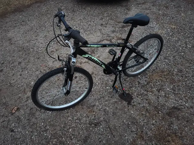 Boys Mountain Bike For Sale - Photo 4