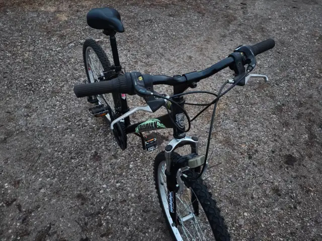 Boys Mountain Bike For Sale - Photo 10