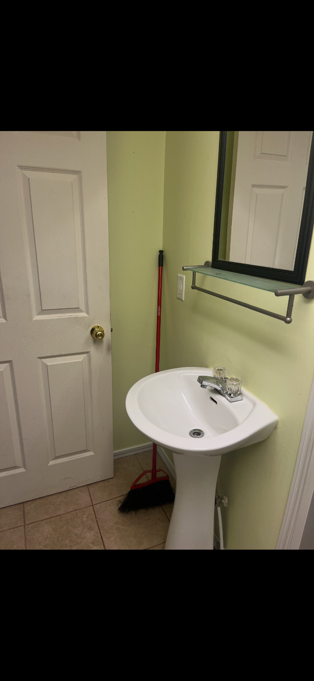 DALLAS HOME BEDROOM W/ENSUITE - Photo 3