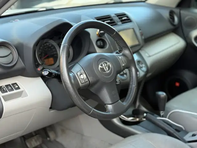 Toyota Raw 4 Limited - Photo 9