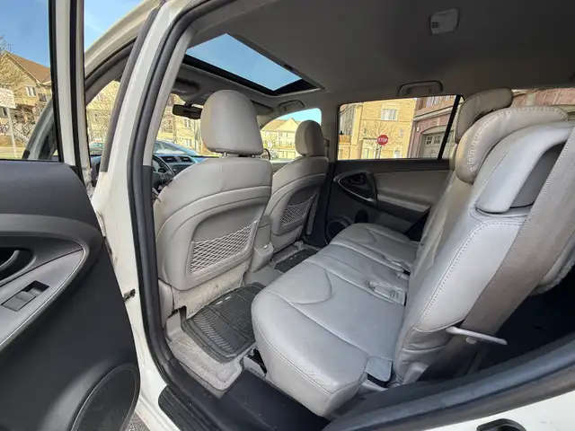 Toyota Raw 4 Limited - Photo 10