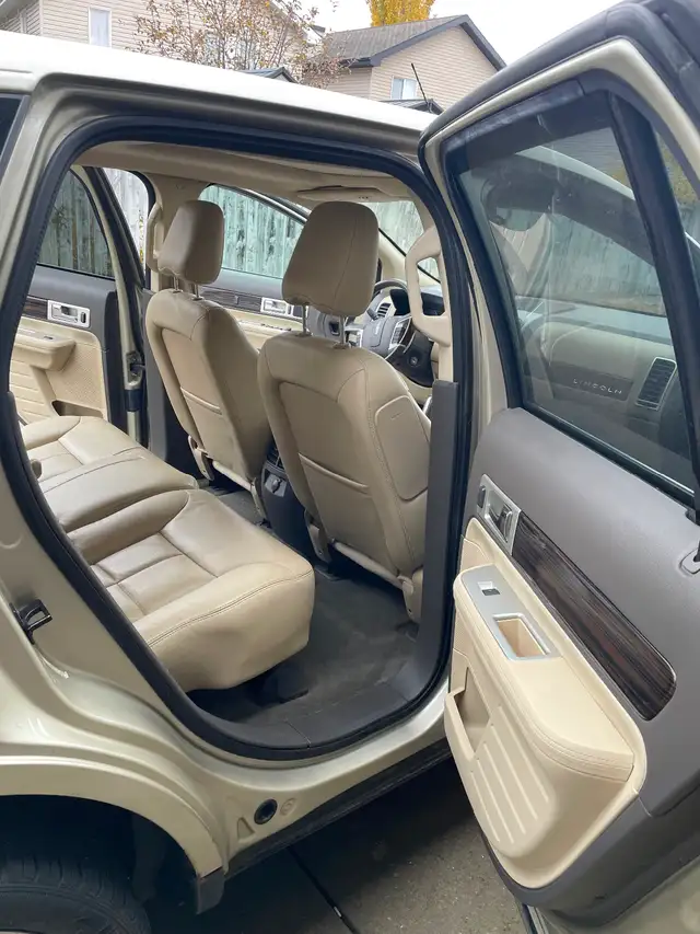 2010 Lincoln MKX AWD SUV for sale by owner - Photo 6