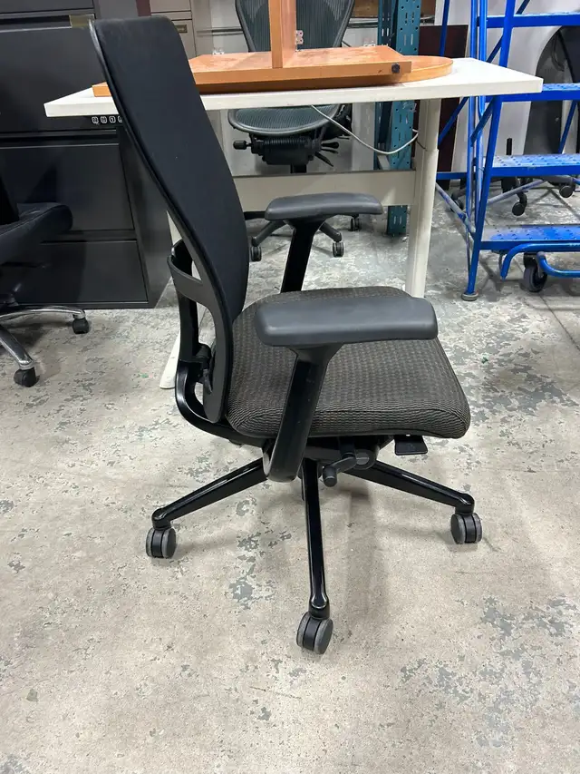 Haworth Zody Chair-Call Us Now! - Photo 2