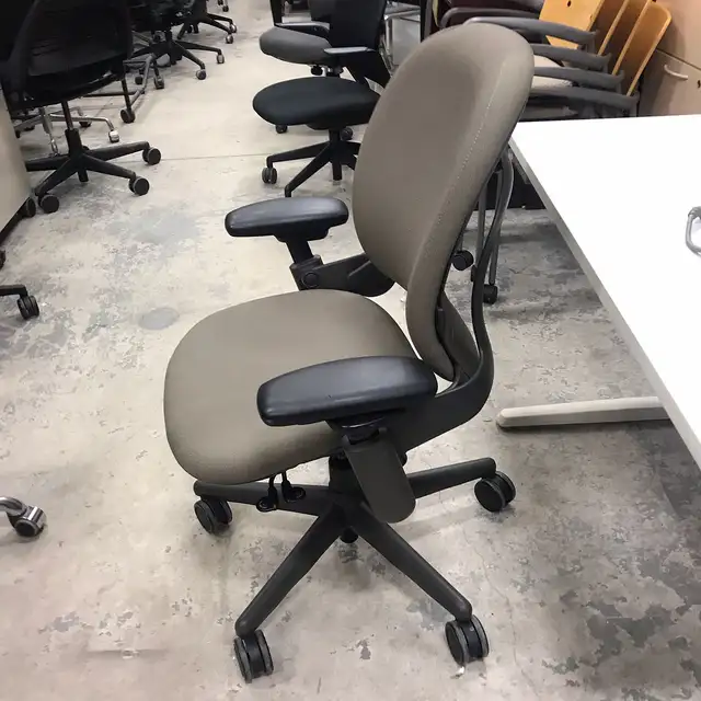 Steelcase Leap V1 Chair-Used! - Photo 2
