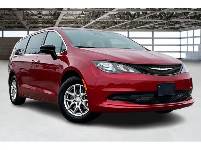 2025 Chrysler Grand Caravan SXT | 10.1\' Touch Screen | Leather - Photo 2