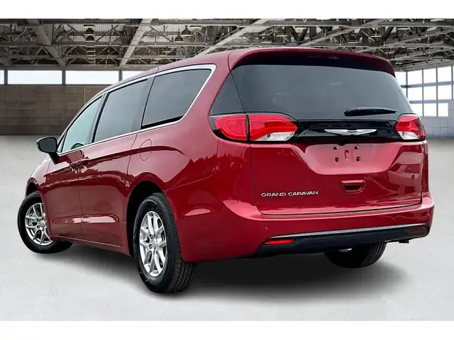 2025 Chrysler Grand Caravan SXT | 10.1\' Touch Screen | Leather - Photo 3