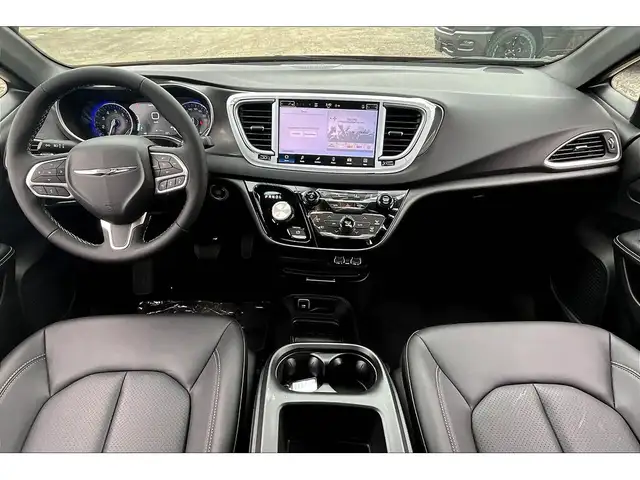 2025 Chrysler Grand Caravan SXT | 10.1\' Touch Screen | Leather - Photo 5