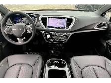 2025 Chrysler Grand Caravan SXT | 10.1\' Touch Screen | Leather - Photo 5