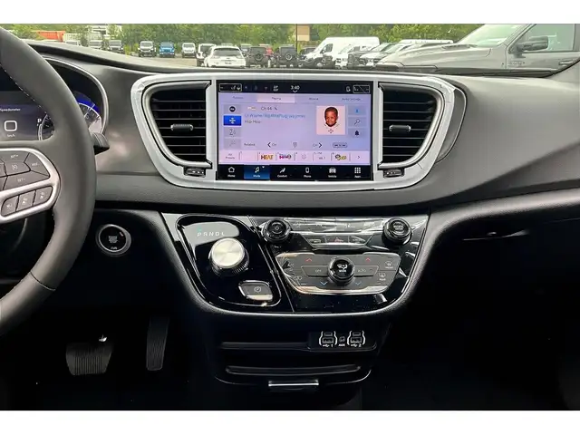 2025 Chrysler Grand Caravan SXT | 10.1\' Touch Screen | Leather - Photo 7