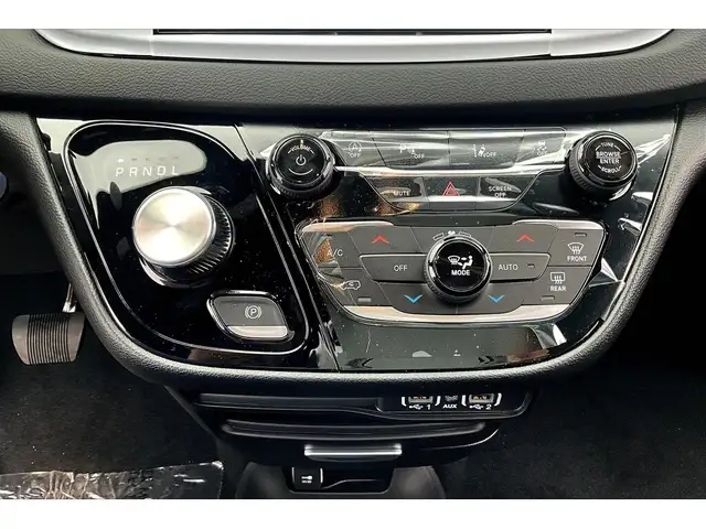 2025 Chrysler Grand Caravan SXT | 10.1\' Touch Screen | Leather - Photo 8