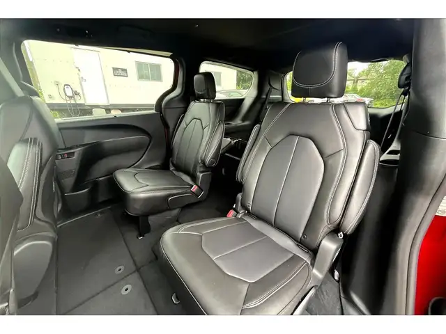2025 Chrysler Grand Caravan SXT | 10.1\' Touch Screen | Leather - Photo 10
