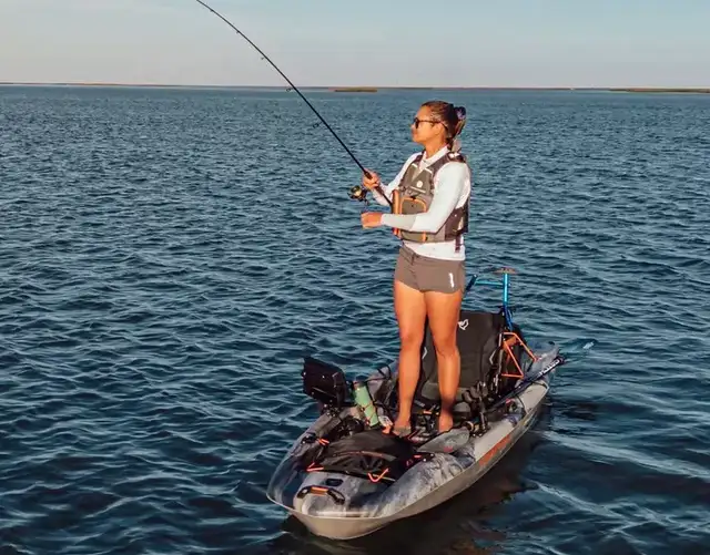 Pelican catch 110 mode skeg kayaks instock with Paddle! - Photo 5