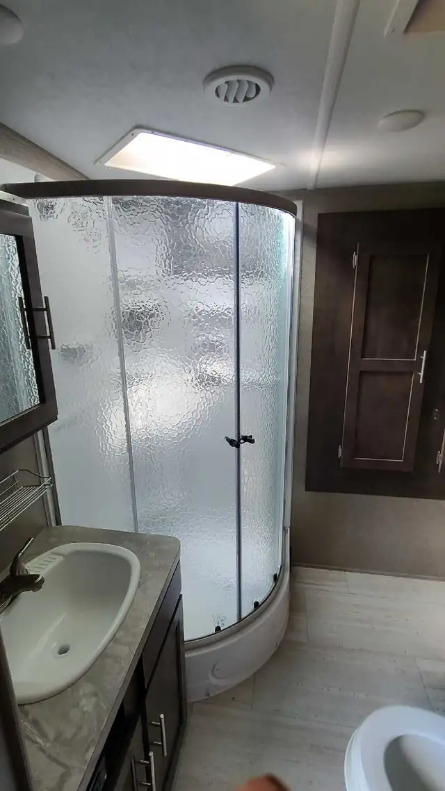 2019 Rockwood ultra lite travel trailer for sale - Photo 5