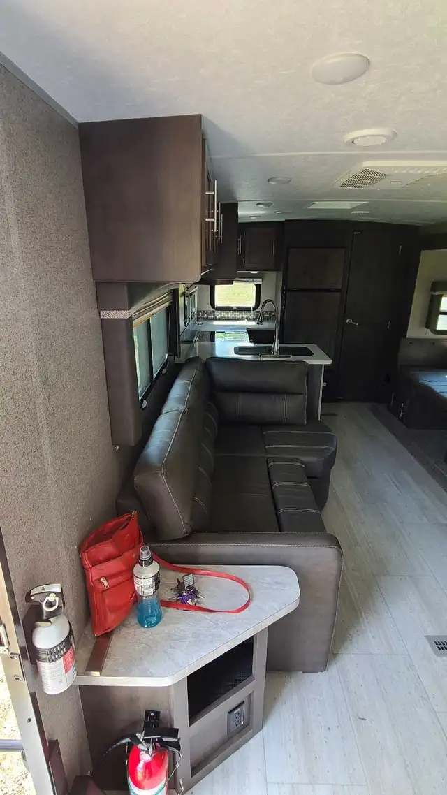 2019 Rockwood ultra lite travel trailer for sale - Photo 8