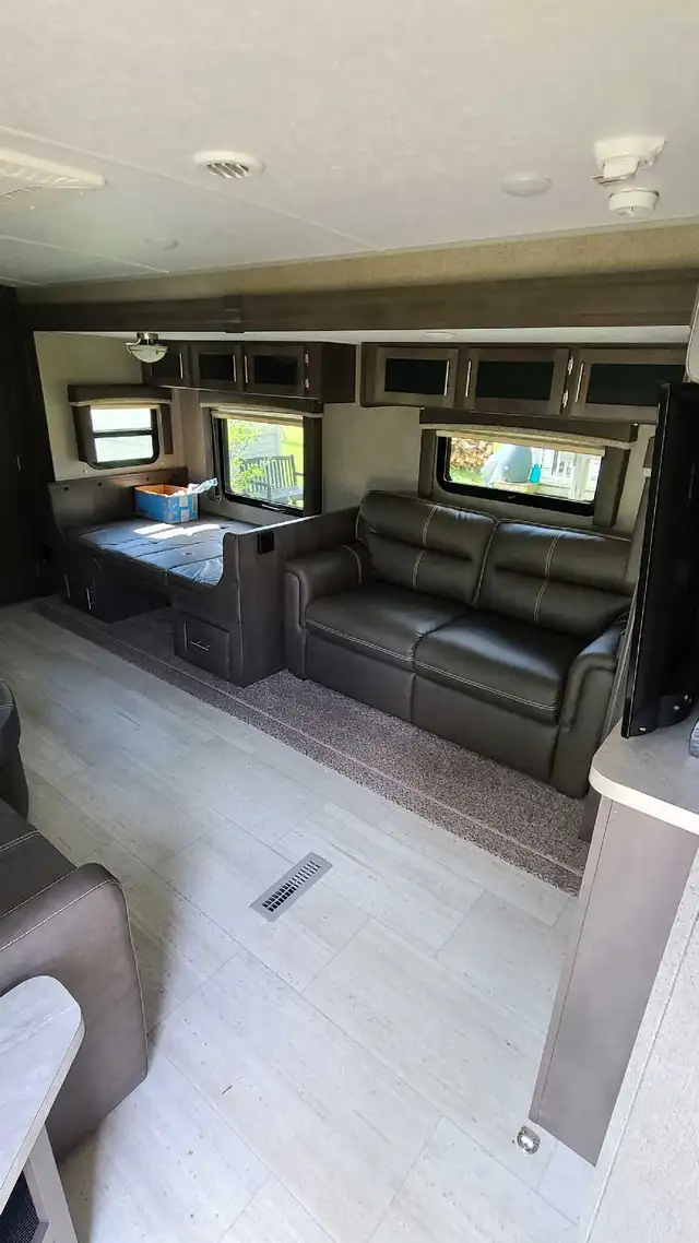 2019 Rockwood ultra lite travel trailer for sale - Photo 9