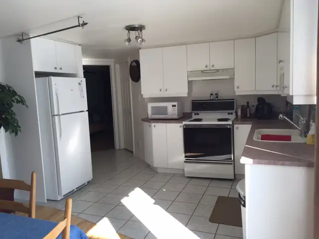 Location court terme Laval . 3 1/2   meublé tout tout inclus - Photo 4