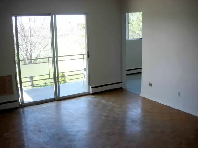 Clean 2BDRM, Quiet Residential Neighbourhood-ALL INCLUSIVE! - Photo 3