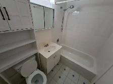 2 bedrooms Apartment in Royal York and Lakeshore - $ 1,795.00 - Photo 8