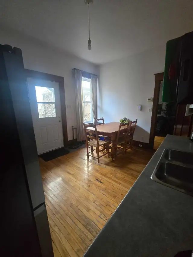 beau 61/2 au RdC avec cachet à louer à Verdun - Photo 8