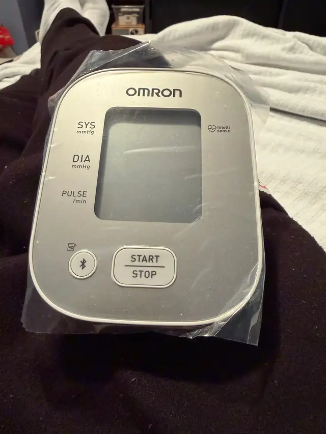omron bronze blood pressure monitor - Photo 2