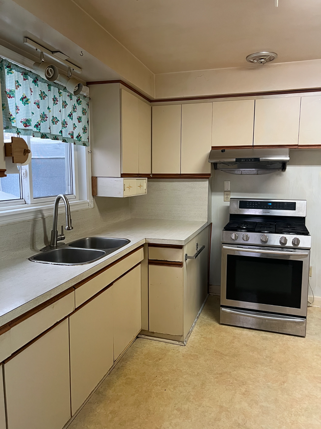 Scarborough house for rent, Lawrence and Midland. - Photo 4