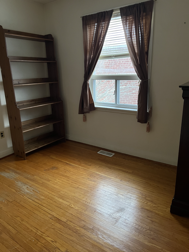 Scarborough house for rent, Lawrence and Midland. - Photo 5