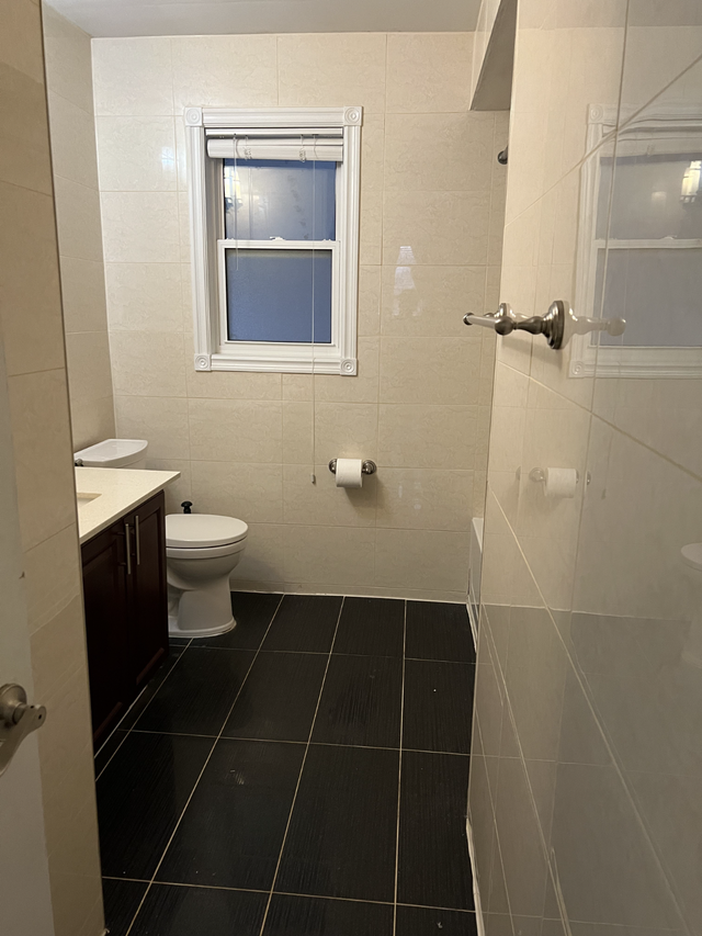 Scarborough house for rent, Lawrence and Midland. - Photo 8