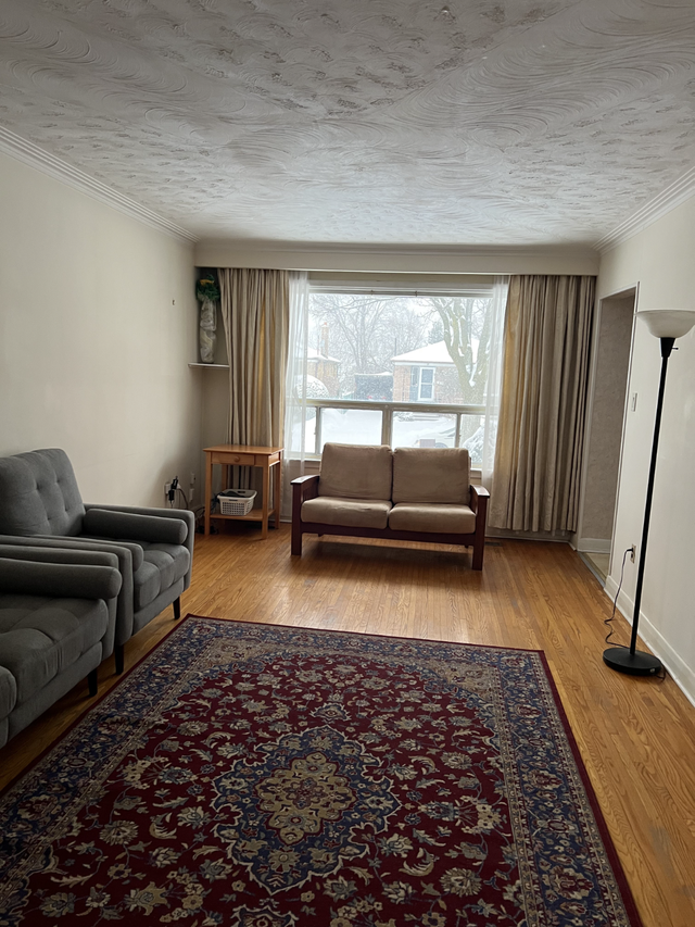 Scarborough house for rent, Lawrence and Midland. - Photo 9