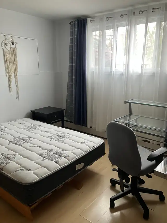 CHAMBRES À 5 MINUTES DE UdeS