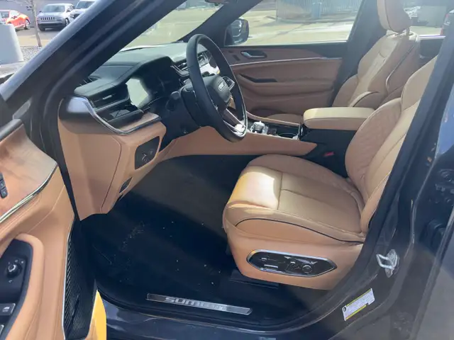 2025 jeep grand cherokee Summit - Photo 3