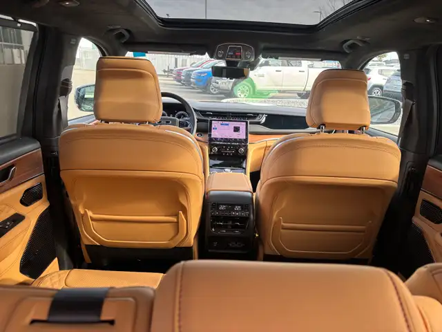 2025 jeep grand cherokee Summit - Photo 8