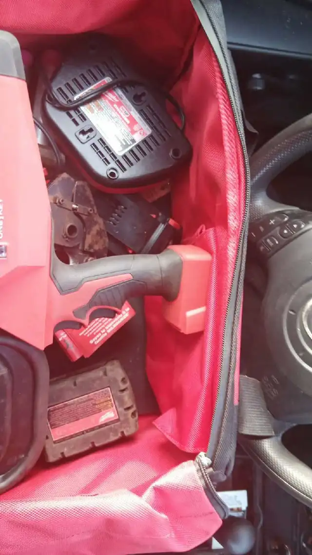 Milwaukee M18 Crimper - Photo 2
