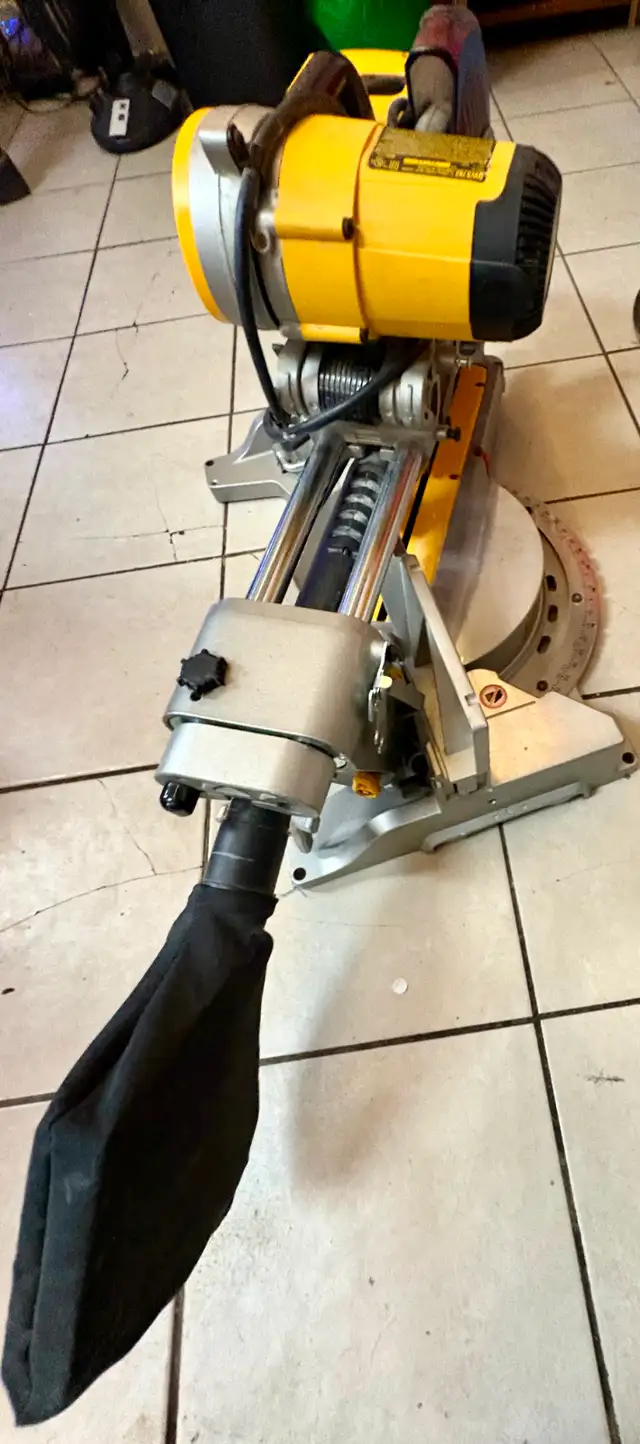 DeWalt | DWS782 12' Slide Compound Miter Saw