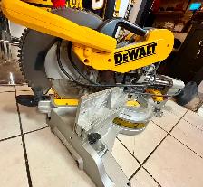 DeWalt | DWS782 12' Slide Compound Miter Saw - Photo 2