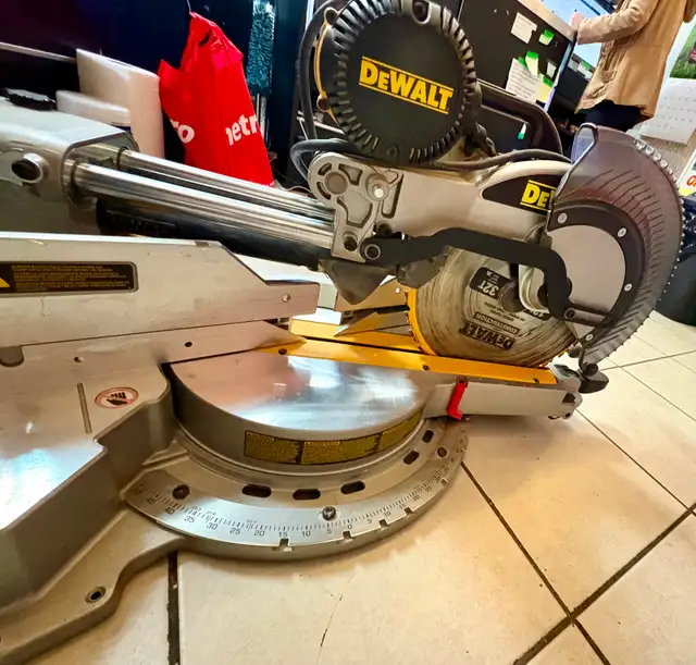 DeWalt | DWS782 12' Slide Compound Miter Saw - Photo 3