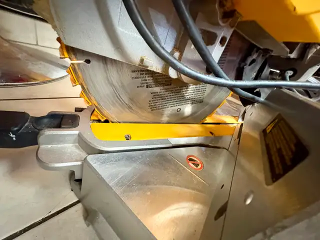 DeWalt | DWS782 12' Slide Compound Miter Saw - Photo 4