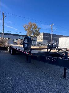 2021 8x30 triaxle deckover trailer