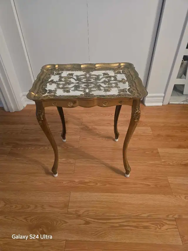 Vintage Italian Florentine nesting table gold gilt