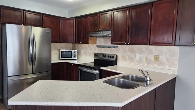 4 Bedrooms House for rent FOR A FAMILY – NORTH BRAMPTON - Photo 2