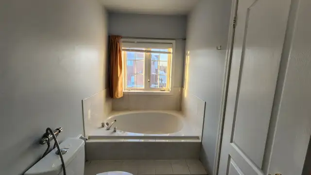 4 Bedrooms House for rent FOR A FAMILY – NORTH BRAMPTON - Photo 6