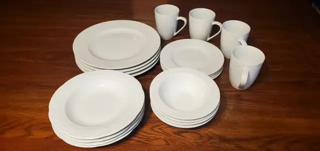 Gluckstein Home Dish Set - $30.00