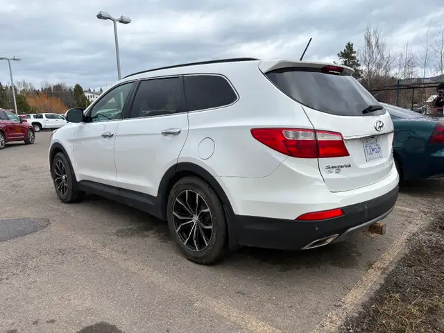 2014 Hyundai SantaFe xl - Photo 2