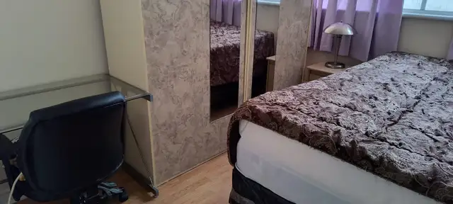 Mississauga close SquareOne rent room available May 1 - Photo 7