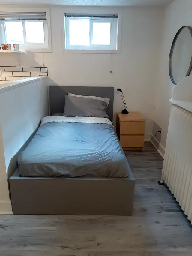 $1350 Fully-Furnished All Inclusive Studio Apartment (Hintonburg