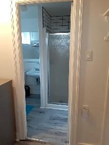 $1350 Fully-Furnished All Inclusive Studio Apartment (Hintonburg - Photo 4