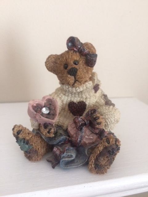 4 FIGURINES EN PORCELAINE, GARCON FILLES: $10.00 CHACUNE - Photo 4