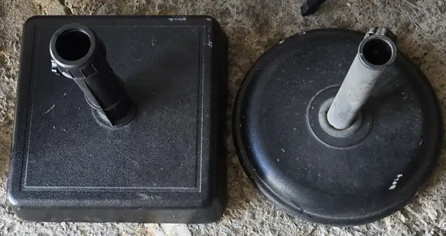 Two Deck Umbrellas - Photo 2